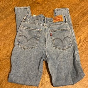 High Rise Skinny Levi jeans